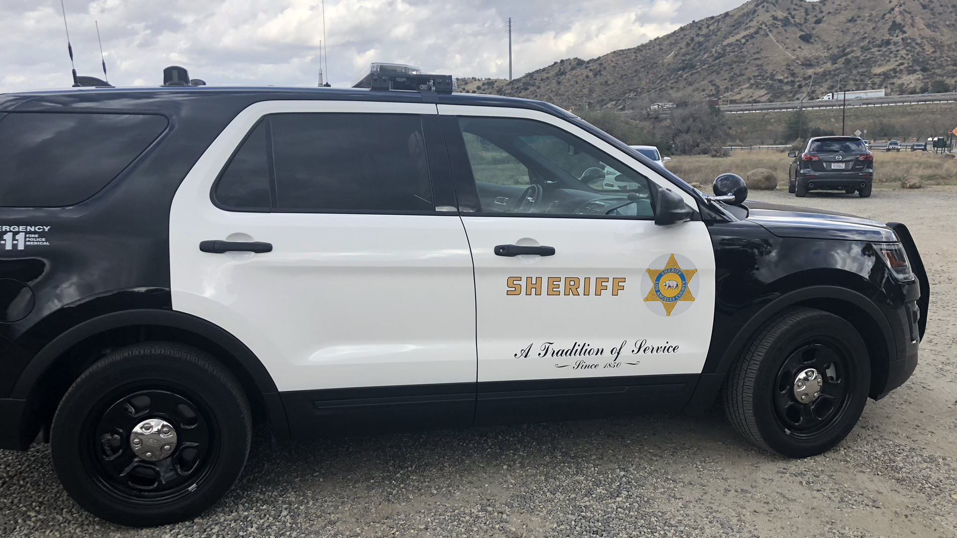 Santa Clarita Sheriffs Department Reminds Residents “Pull The Fuck Over”