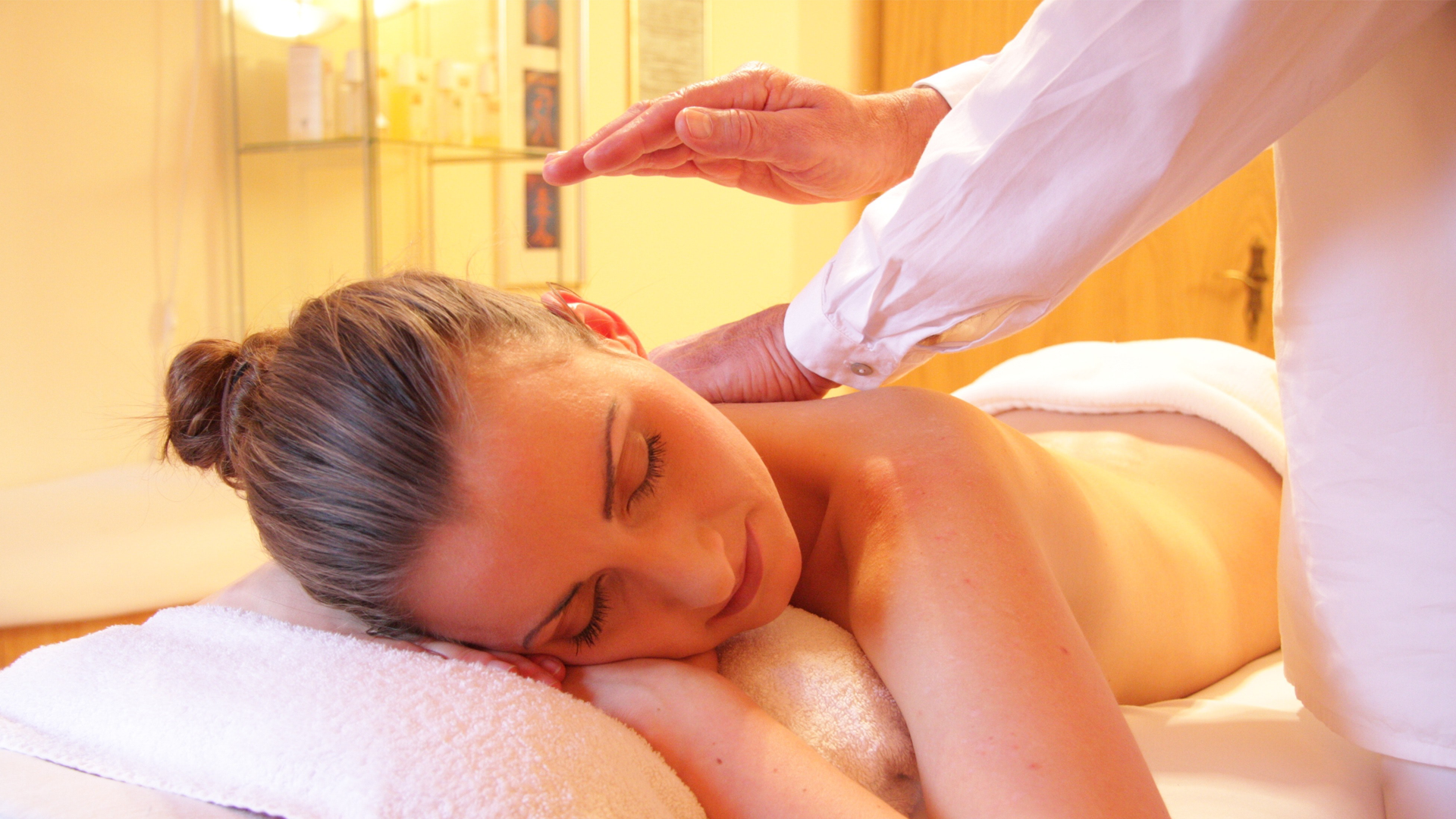 Massage Parlor announces extended evening hours, promises it’s still legitimate