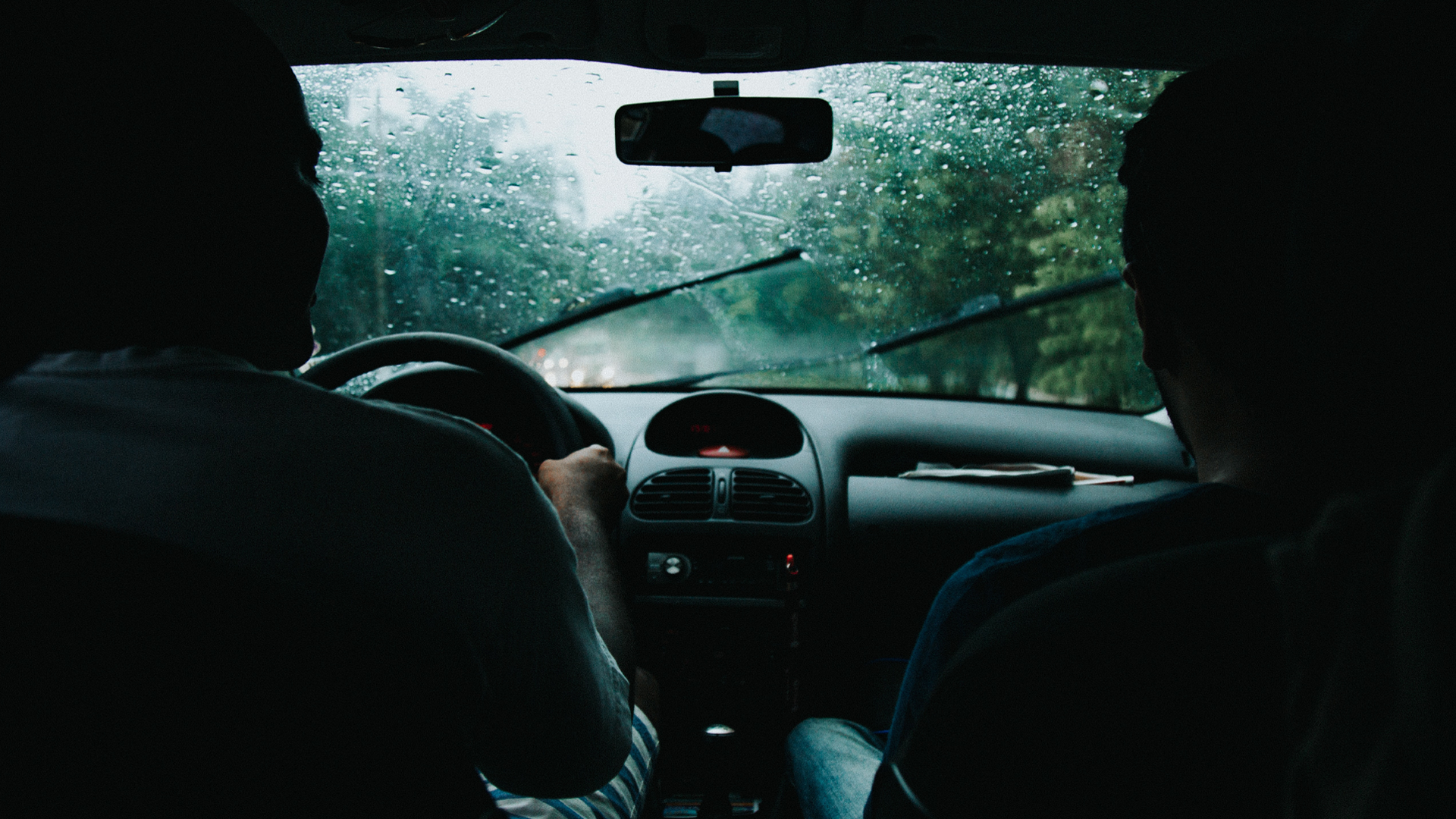 Rain Comes to Santa Clarita, causing loss of ability to drive for many